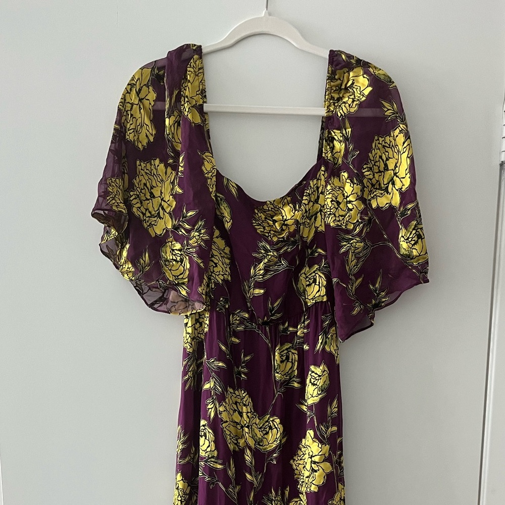 Alice + Olivia maxi dress. Size 4. Never worn